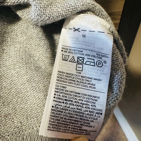 Old Navy lightweight sweater top - Picture 4 of 6